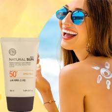 Kem chống nắng THE FACE SHOP Natural Sun Super Perfect Sun Cream